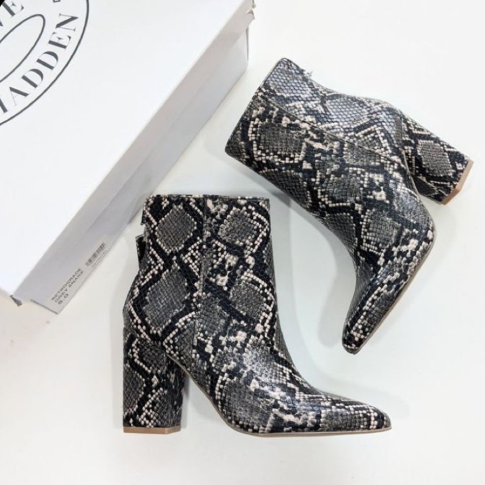 Steve Madden Retrograde Grey Snake Booties!